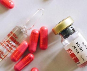 Ampułki z ekstraktem z korzenia piwonii: rozświetlona i ukojona skóra w Twojej rutynie pielęgnacyjnej