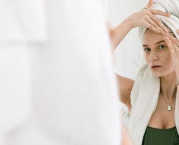 Strefa T pod kontrolą: glinkowy rytuał, który odtyka gruczoły i przywraca świeżą cerę