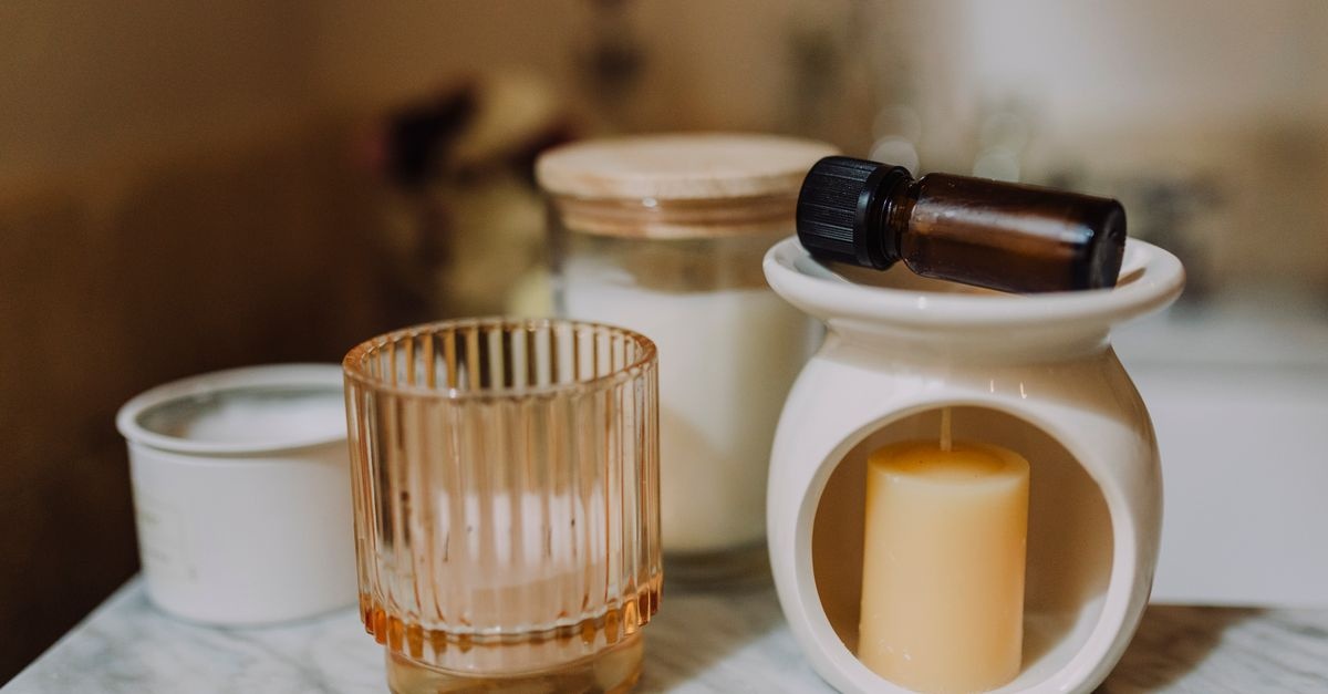 Wdychaj spokój, wydychaj stres: przewodnik po olejkach do aromaterapii dla lepszego samopoczucia