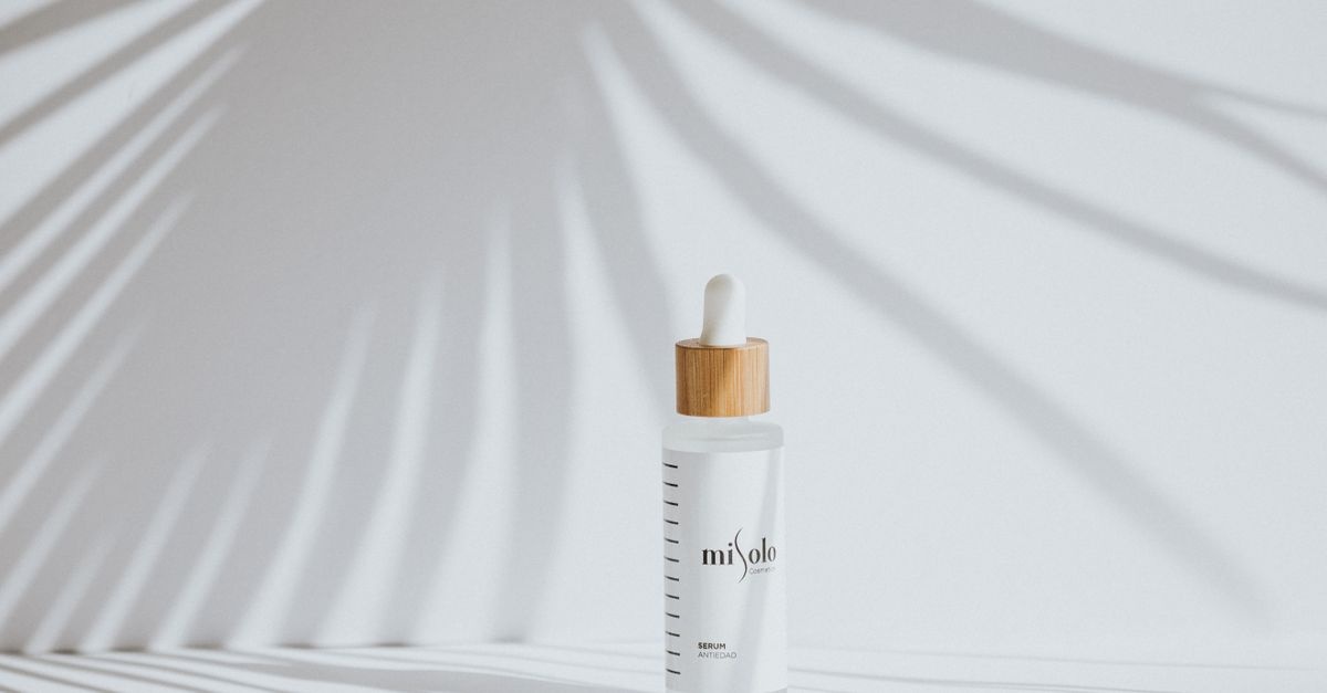 Efekt glow bez filtrów: witaminowy layering serum na przebarwienia